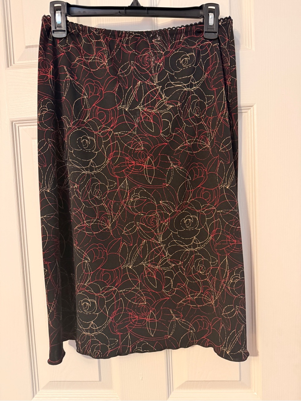 A. Byer Black A-Line Skirt with Red and Gold Floral Outline